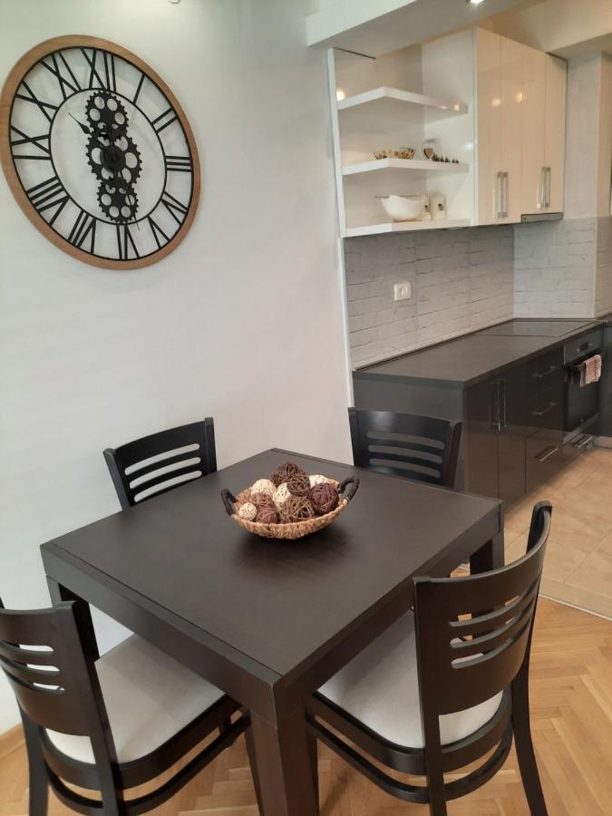 شقة Apartman Nk Nikšić المظهر الخارجي الصورة