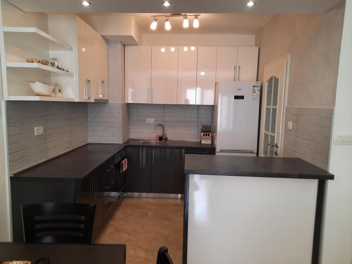 شقة Apartman Nk Nikšić المظهر الخارجي الصورة