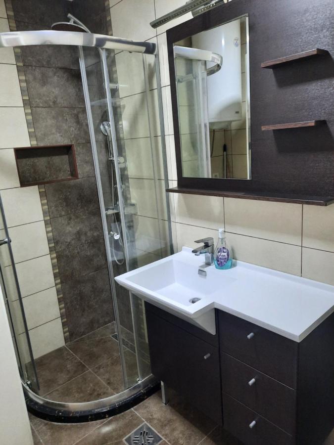 شقة Apartman Nk Nikšić المظهر الخارجي الصورة
